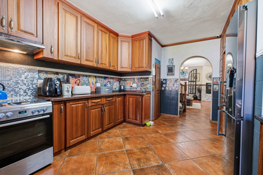 4 Bedroom Property for Sale in Kloof KwaZulu-Natal