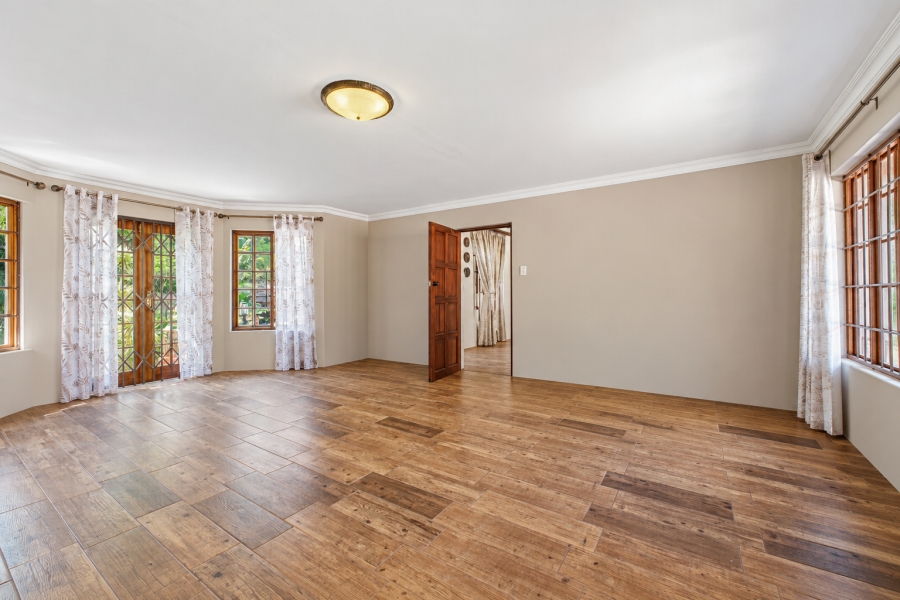 4 Bedroom Property for Sale in Kloof KwaZulu-Natal