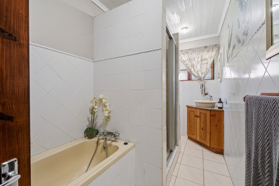 4 Bedroom Property for Sale in Kloof KwaZulu-Natal