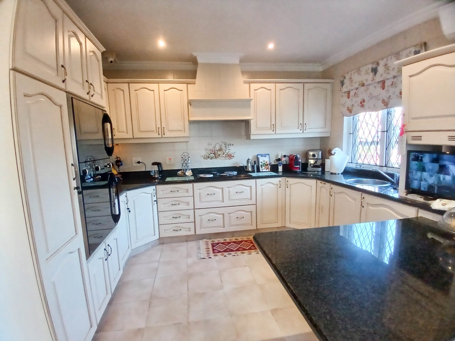 6 Bedroom Property for Sale in Morningside KwaZulu-Natal