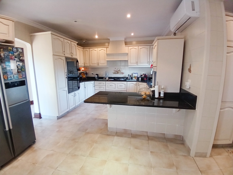 6 Bedroom Property for Sale in Morningside KwaZulu-Natal