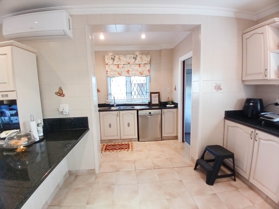 6 Bedroom Property for Sale in Morningside KwaZulu-Natal