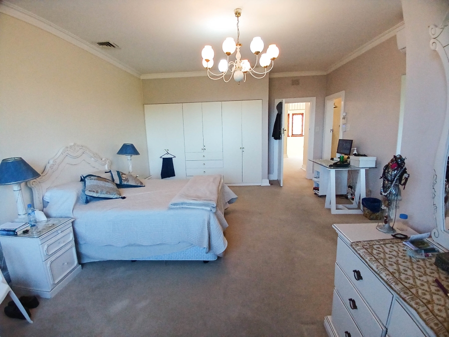6 Bedroom Property for Sale in Morningside KwaZulu-Natal