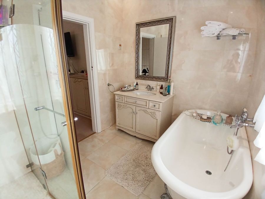6 Bedroom Property for Sale in Morningside KwaZulu-Natal