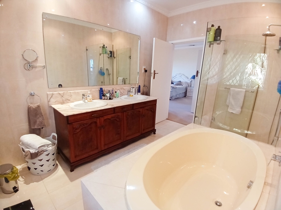 6 Bedroom Property for Sale in Morningside KwaZulu-Natal