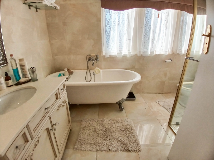 6 Bedroom Property for Sale in Morningside KwaZulu-Natal
