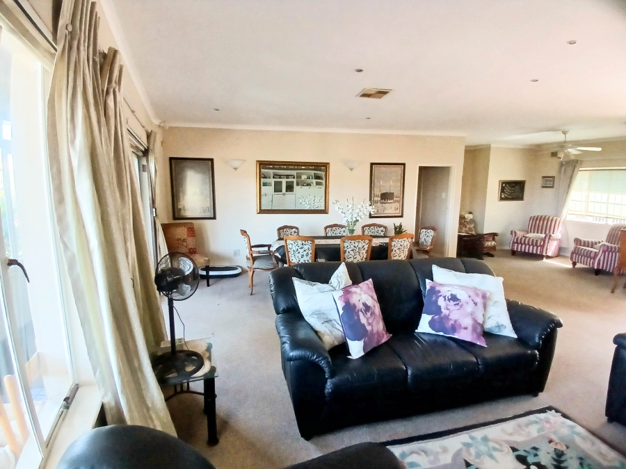 3 Bedroom Property for Sale in Glenwood KwaZulu-Natal