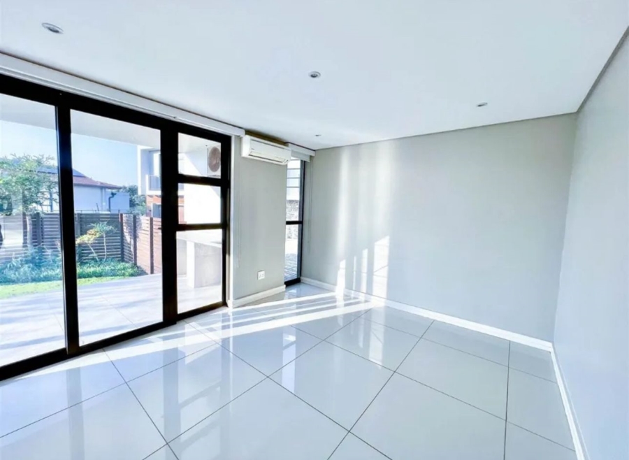 6 Bedroom Property for Sale in Izinga KwaZulu-Natal