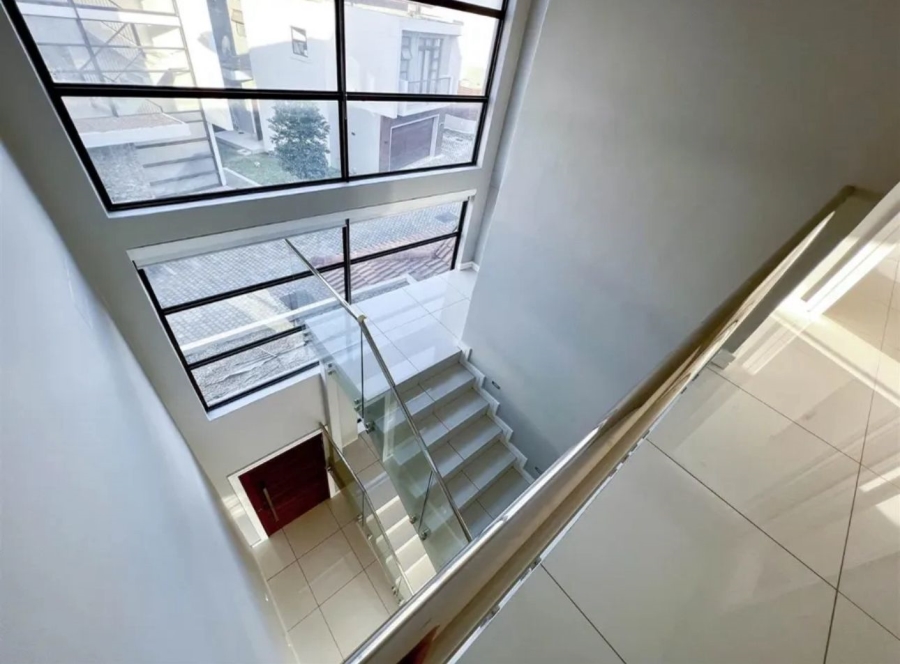 6 Bedroom Property for Sale in Izinga KwaZulu-Natal