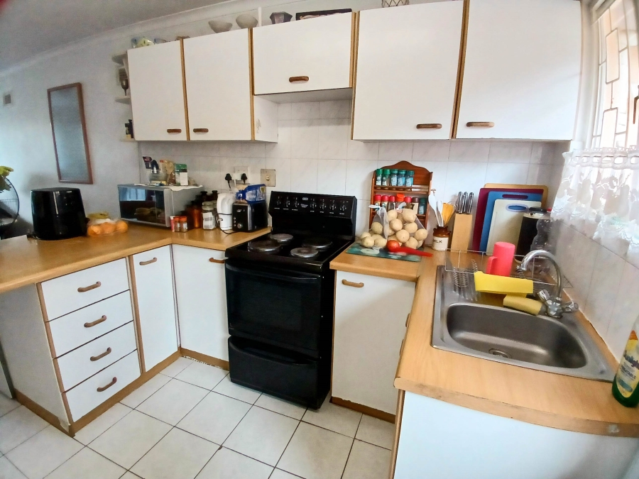 2 Bedroom Property for Sale in Sherwood KwaZulu-Natal