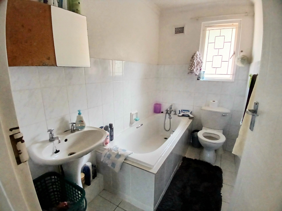 2 Bedroom Property for Sale in Sherwood KwaZulu-Natal