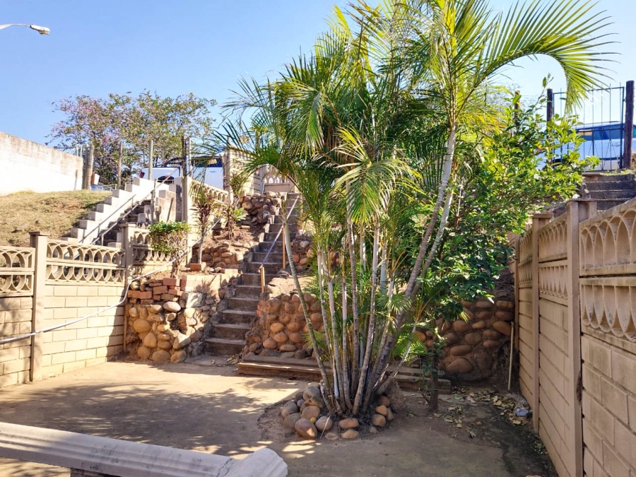 3 Bedroom Property for Sale in Northcroft KwaZulu-Natal