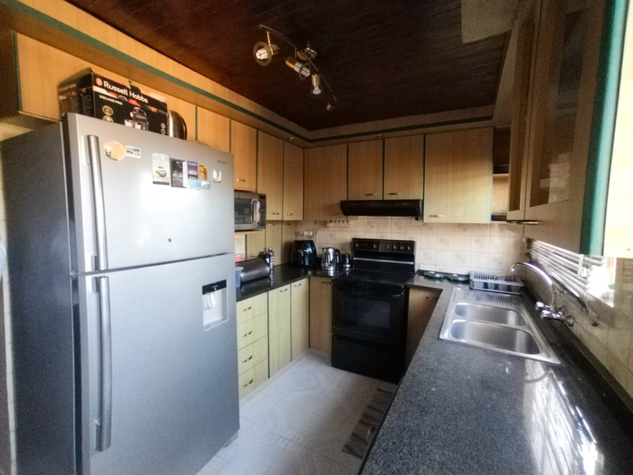 3 Bedroom Property for Sale in Northcroft KwaZulu-Natal