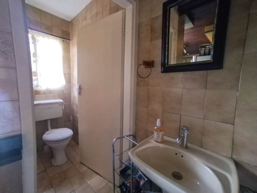 3 Bedroom Property for Sale in Northcroft KwaZulu-Natal