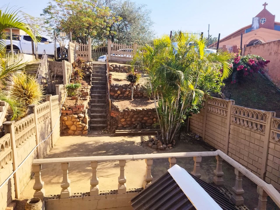 3 Bedroom Property for Sale in Northcroft KwaZulu-Natal