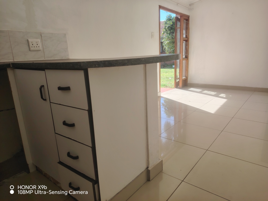 To Let 1 Bedroom Property for Rent in Bluff KwaZulu-Natal