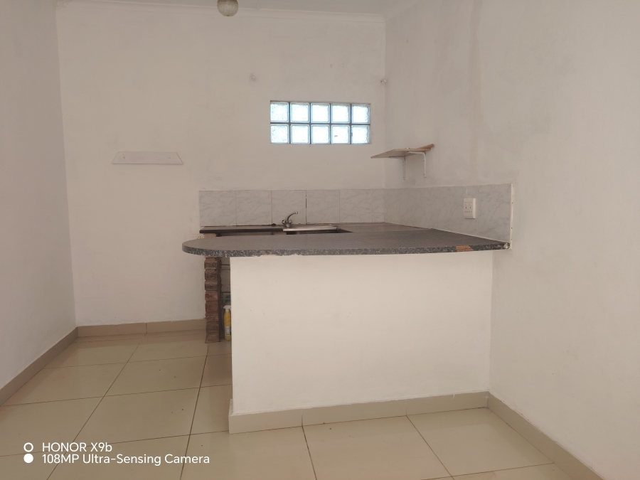 To Let 1 Bedroom Property for Rent in Bluff KwaZulu-Natal