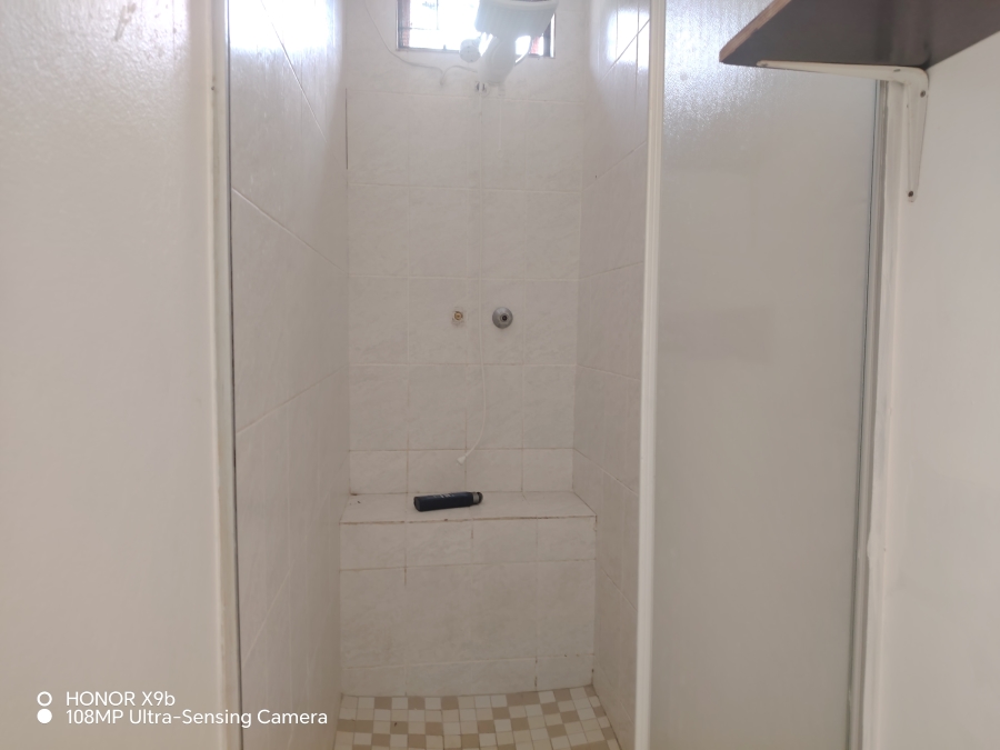 To Let 1 Bedroom Property for Rent in Bluff KwaZulu-Natal
