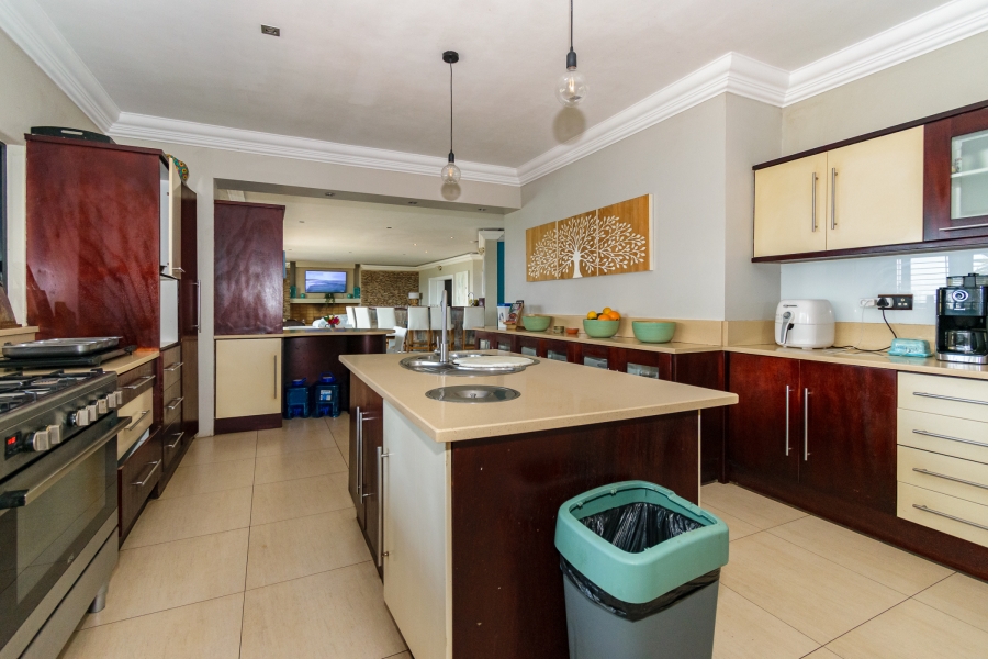 5 Bedroom Property for Sale in Salt Rock KwaZulu-Natal