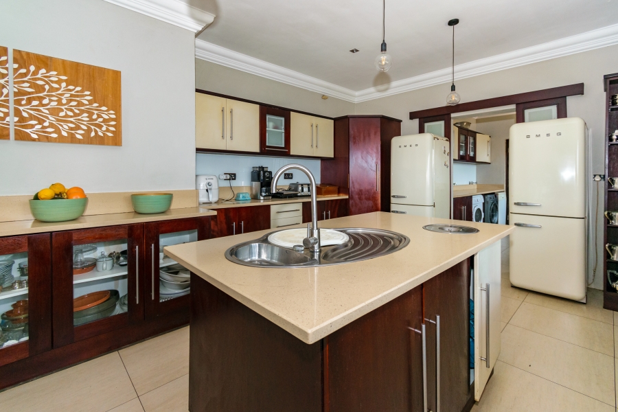 5 Bedroom Property for Sale in Salt Rock KwaZulu-Natal