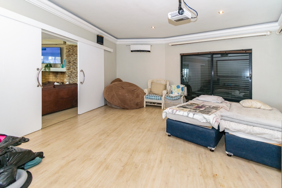 5 Bedroom Property for Sale in Salt Rock KwaZulu-Natal