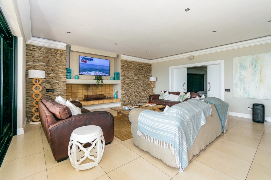 5 Bedroom Property for Sale in Salt Rock KwaZulu-Natal