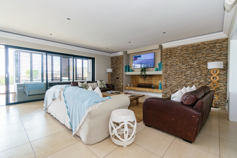 5 Bedroom Property for Sale in Salt Rock KwaZulu-Natal