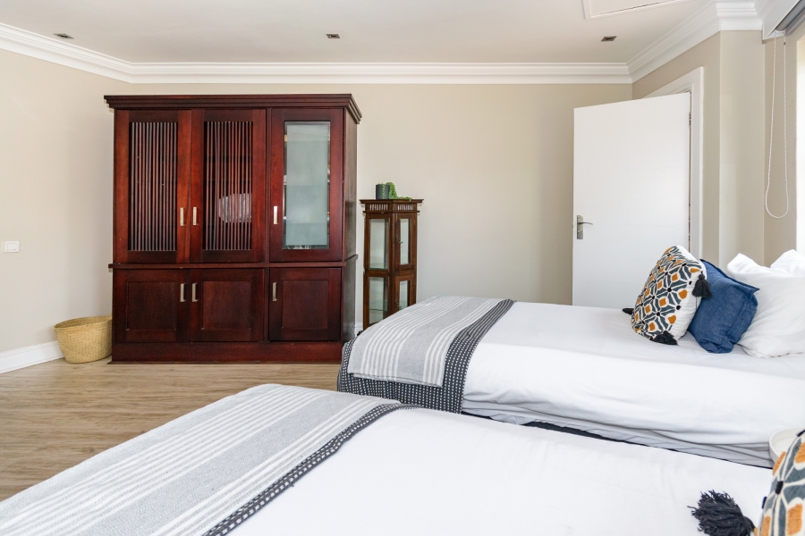 5 Bedroom Property for Sale in Salt Rock KwaZulu-Natal