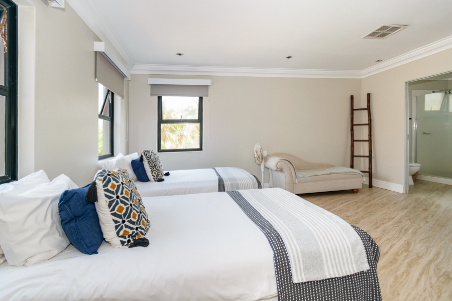 5 Bedroom Property for Sale in Salt Rock KwaZulu-Natal