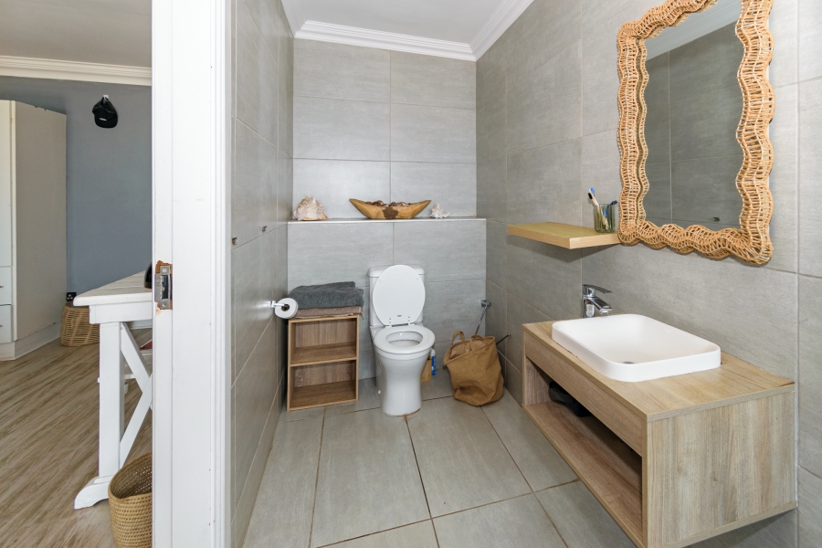 5 Bedroom Property for Sale in Salt Rock KwaZulu-Natal