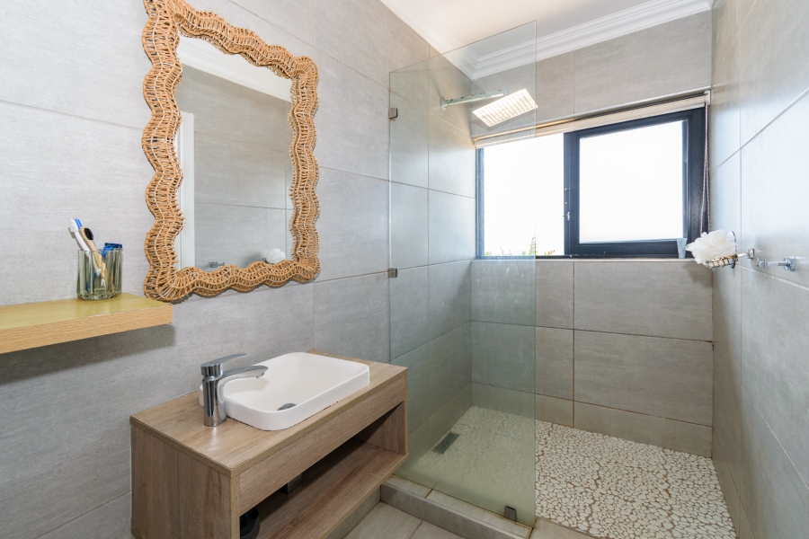 5 Bedroom Property for Sale in Salt Rock KwaZulu-Natal