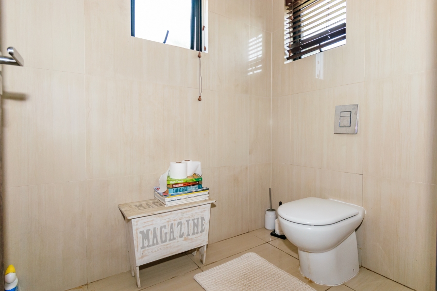 5 Bedroom Property for Sale in Salt Rock KwaZulu-Natal