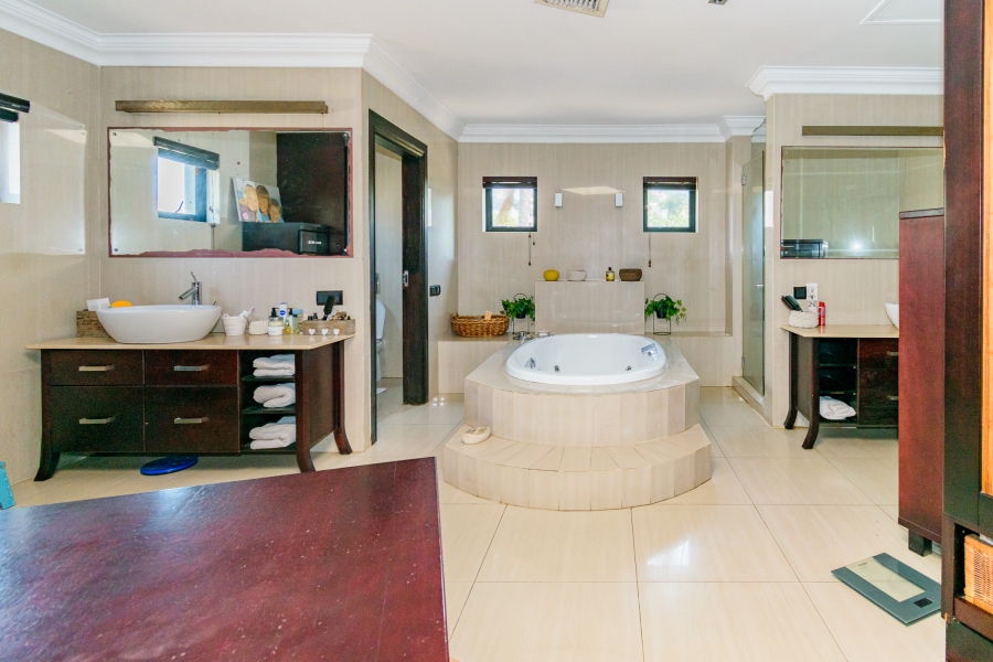 5 Bedroom Property for Sale in Salt Rock KwaZulu-Natal