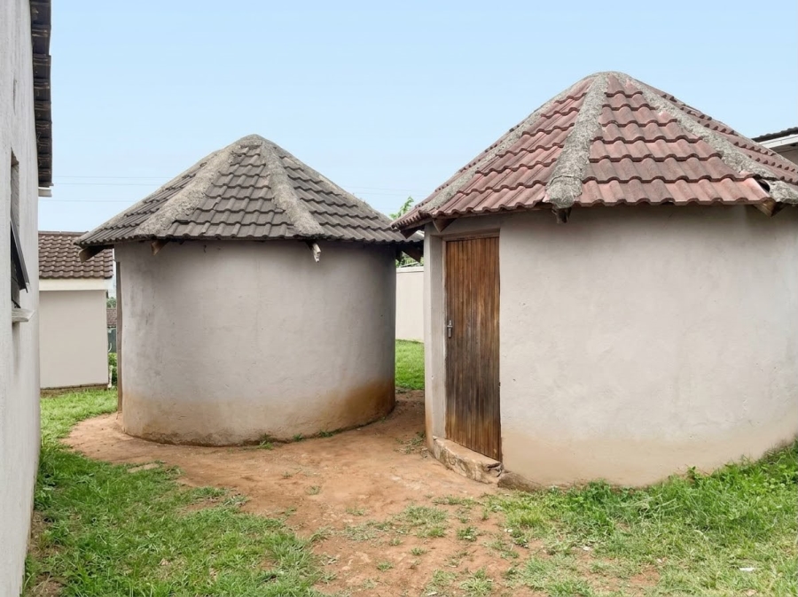 2 Bedroom Property for Sale in Umhlathuze KwaZulu-Natal