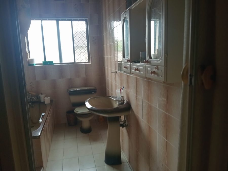 5 Bedroom Property for Sale in Veld En Vlei KwaZulu-Natal