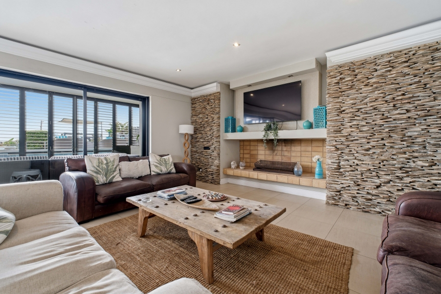 5 Bedroom Property for Sale in Salt Rock KwaZulu-Natal
