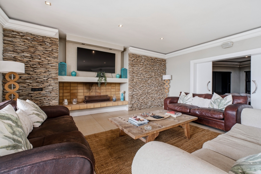 5 Bedroom Property for Sale in Salt Rock KwaZulu-Natal