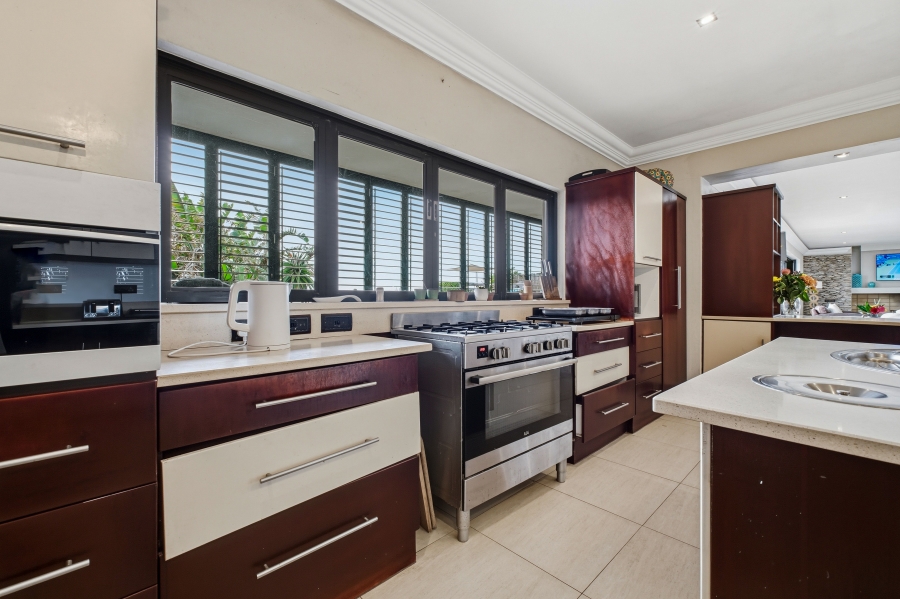5 Bedroom Property for Sale in Salt Rock KwaZulu-Natal