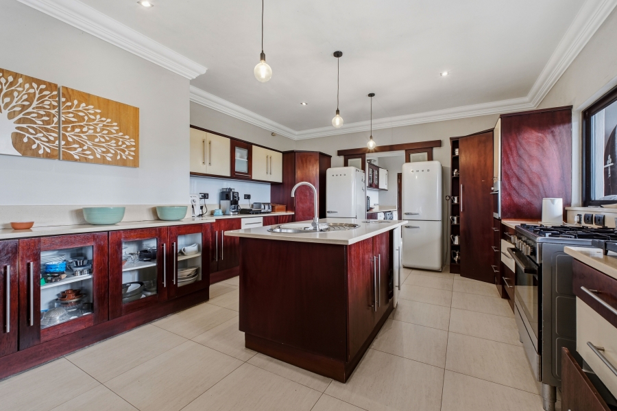 5 Bedroom Property for Sale in Salt Rock KwaZulu-Natal