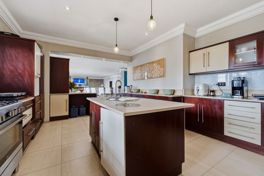 5 Bedroom Property for Sale in Salt Rock KwaZulu-Natal