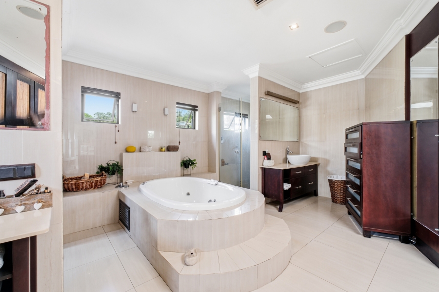 5 Bedroom Property for Sale in Salt Rock KwaZulu-Natal