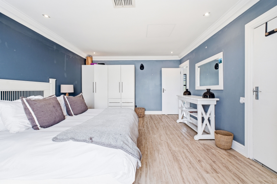 5 Bedroom Property for Sale in Salt Rock KwaZulu-Natal