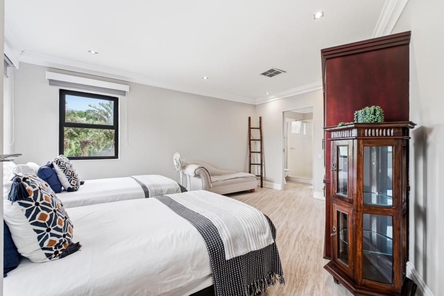 5 Bedroom Property for Sale in Salt Rock KwaZulu-Natal