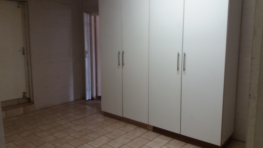 To Let 2 Bedroom Property for Rent in Worlds View KwaZulu-Natal