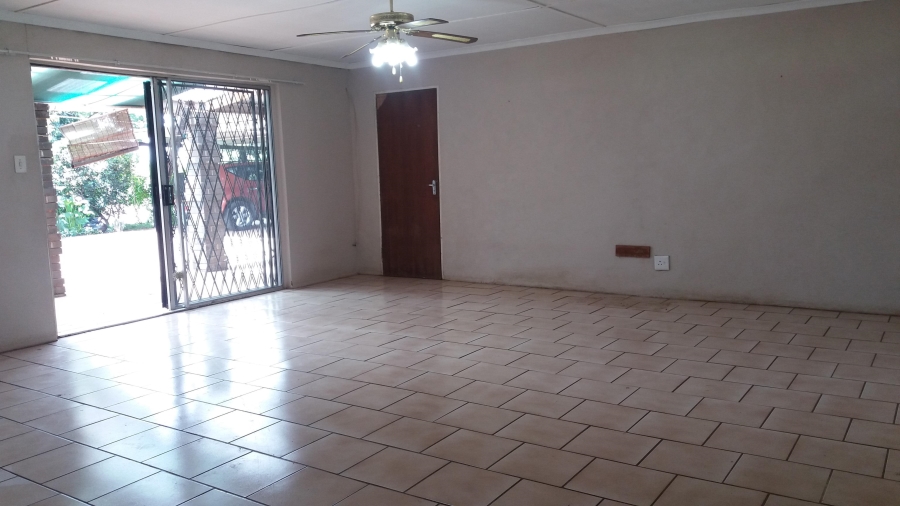 To Let 2 Bedroom Property for Rent in Worlds View KwaZulu-Natal
