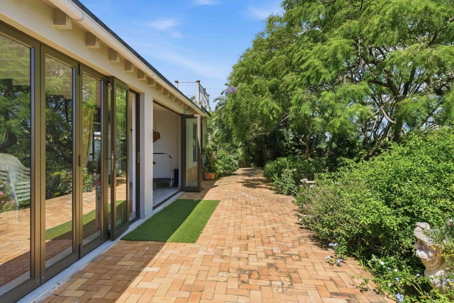 6 Bedroom Property for Sale in Amanzimtoti KwaZulu-Natal