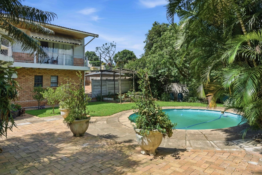 6 Bedroom Property for Sale in Amanzimtoti KwaZulu-Natal