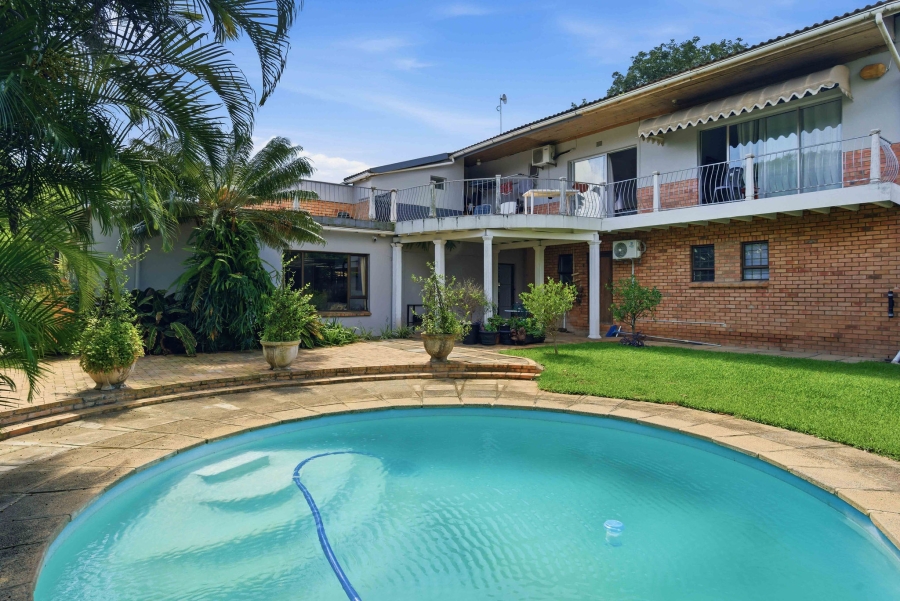 6 Bedroom Property for Sale in Amanzimtoti KwaZulu-Natal