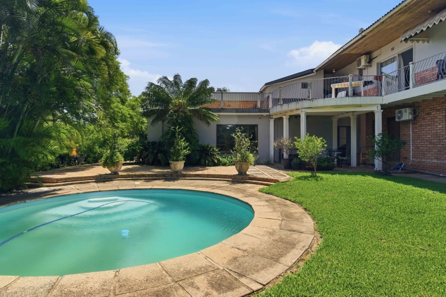 6 Bedroom Property for Sale in Amanzimtoti KwaZulu-Natal
