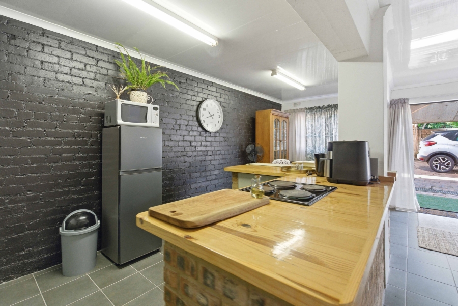 6 Bedroom Property for Sale in Amanzimtoti KwaZulu-Natal